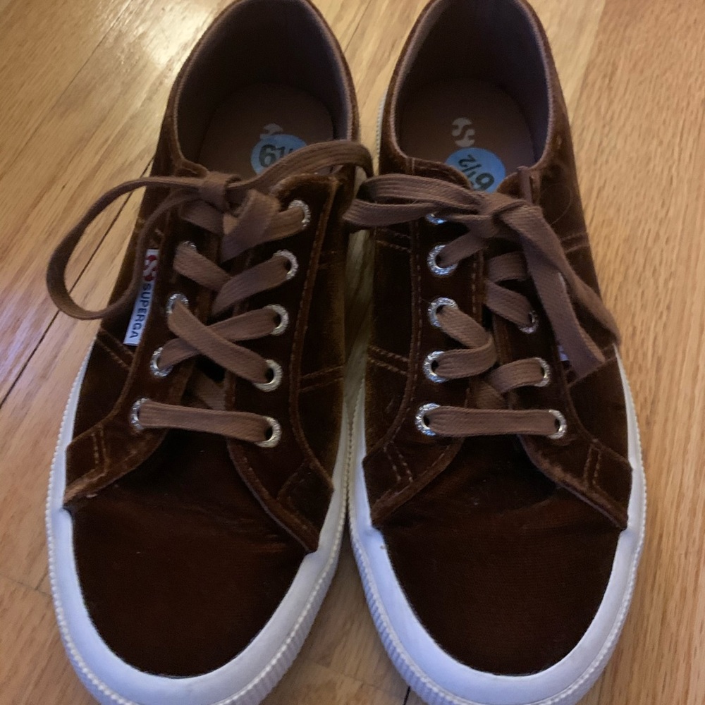 Velvet Supergas